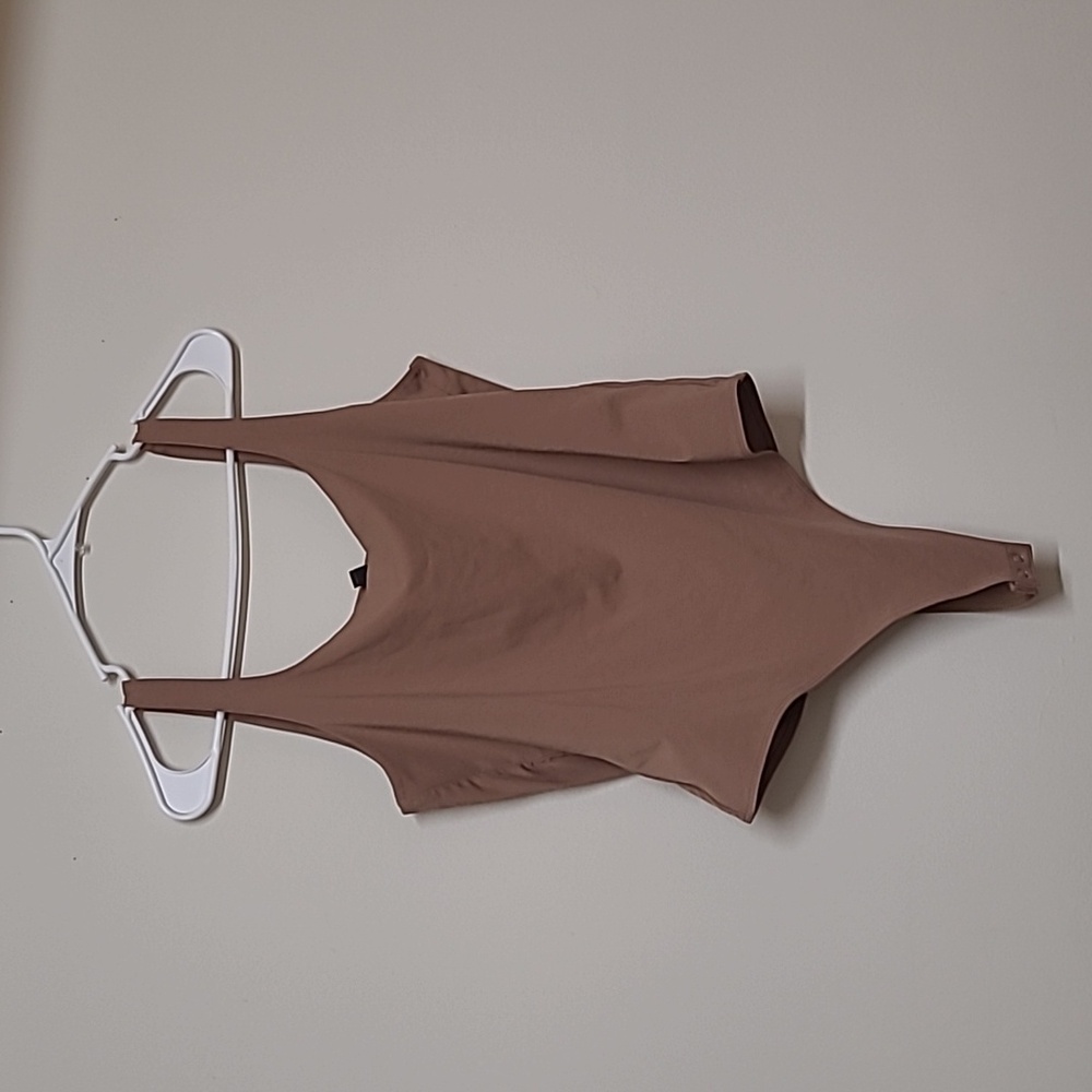 Banana Republic Tan Garment for women,s zise L used‎ good condition.